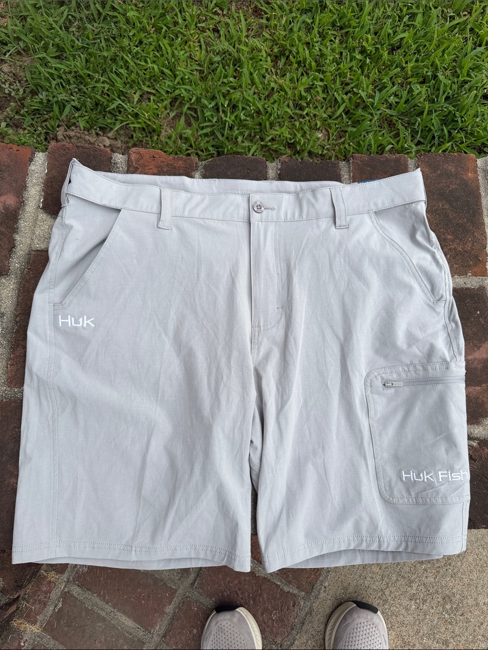 Huk Light khaki Men's Fishing Shorts size XXL new with tags